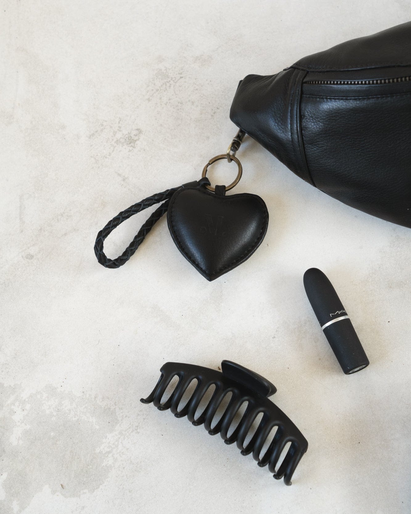 Mandrn Puffy Heart Keychain - Black Keychain