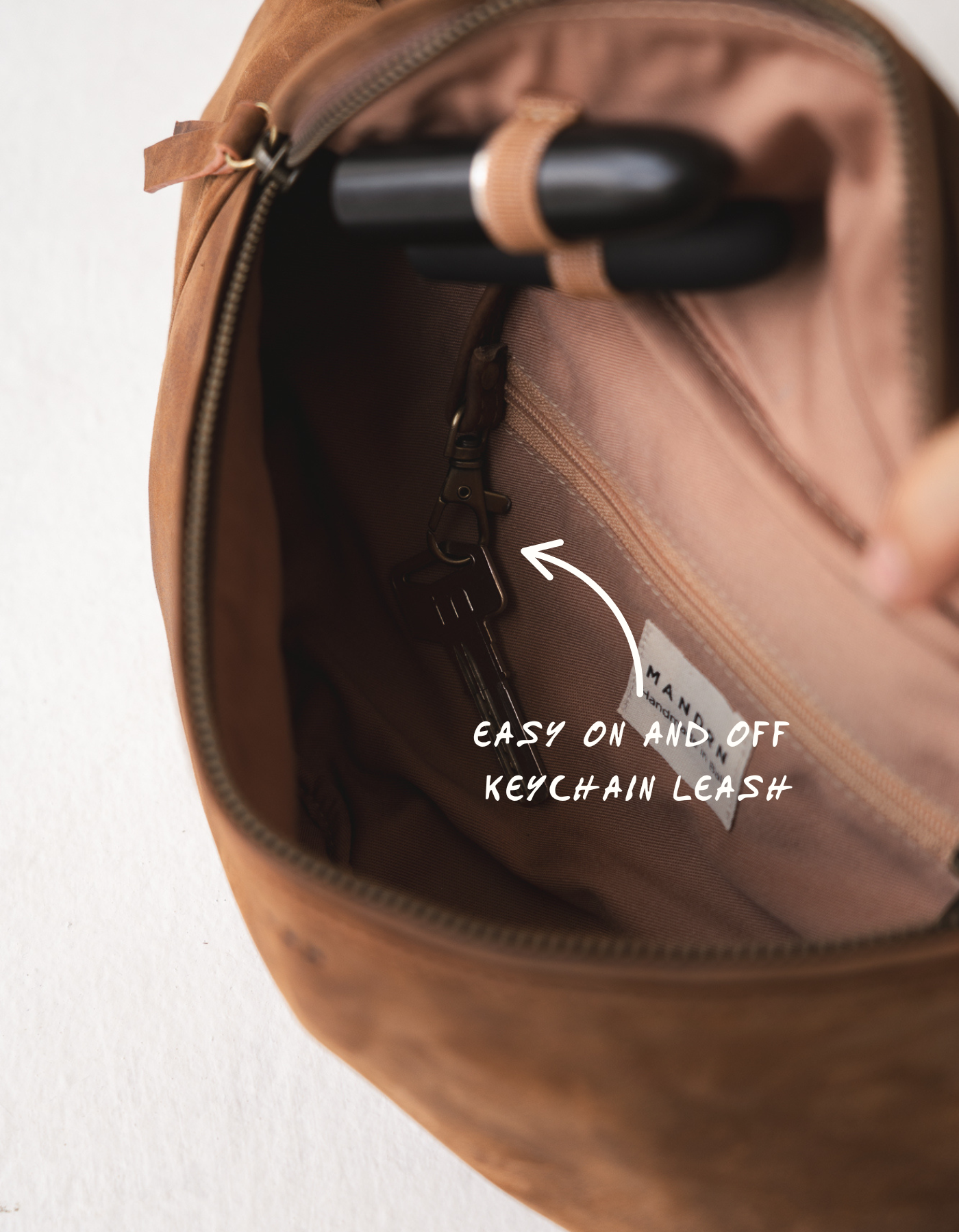 Atlas - Saddle (Dark)