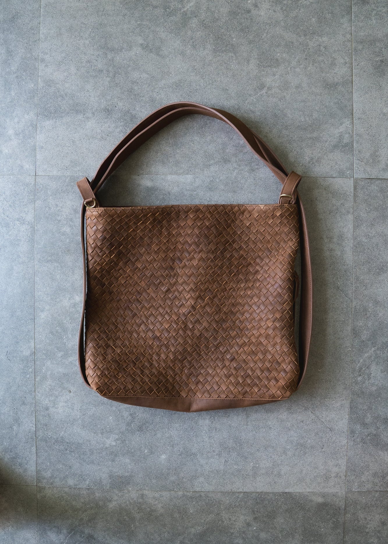 MANDRN Woven Evra Tote - Saddle (Dark)