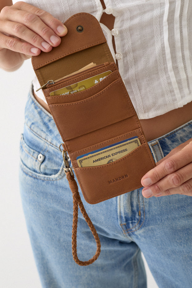 [PRE-ORDER] Noa Wallet - Saddle (Light)
