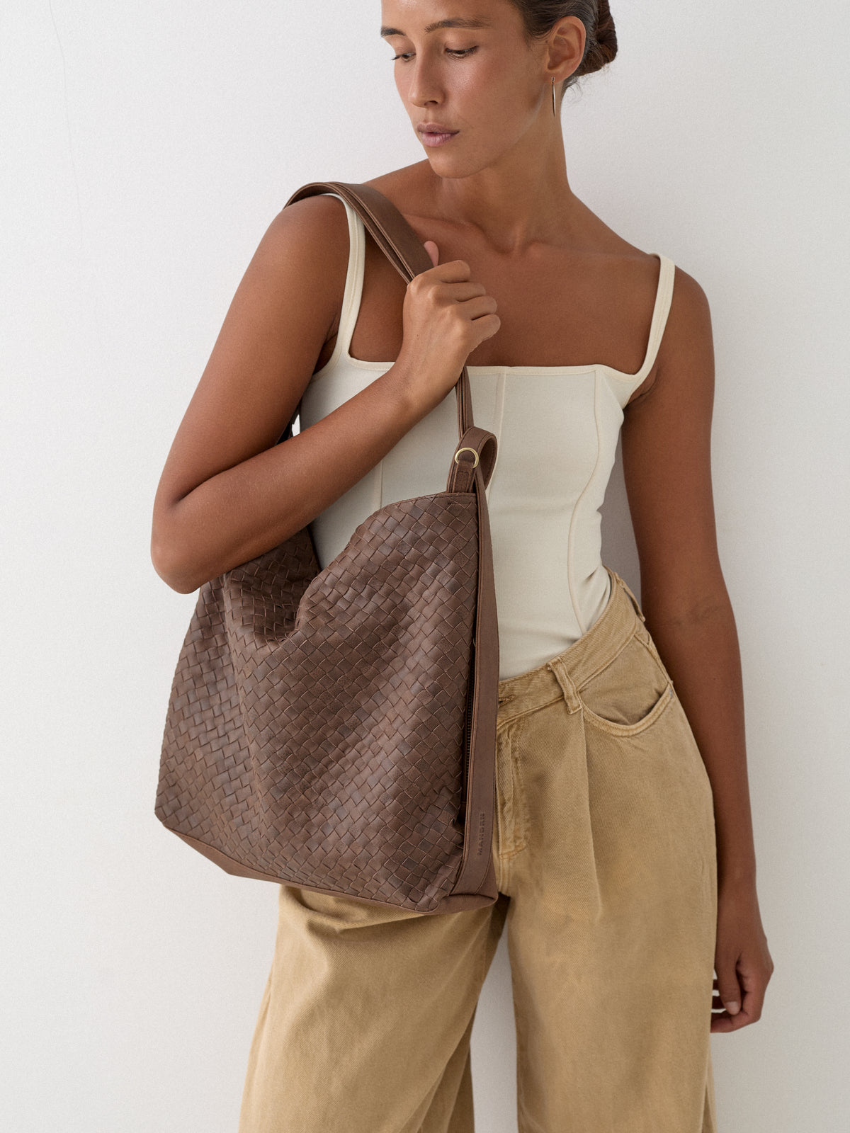 [PRE-ORDER] Woven Evra Tote - Saddle (Dark)