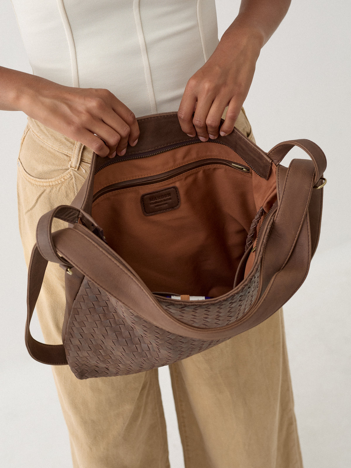 [PRE-ORDER] Woven Evra Tote - Saddle (Dark)
