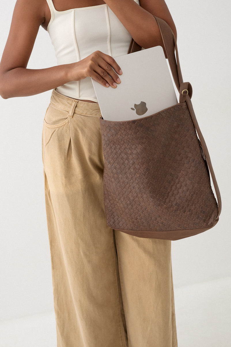 [PRE-ORDER] Woven Evra Tote - Saddle (Dark)