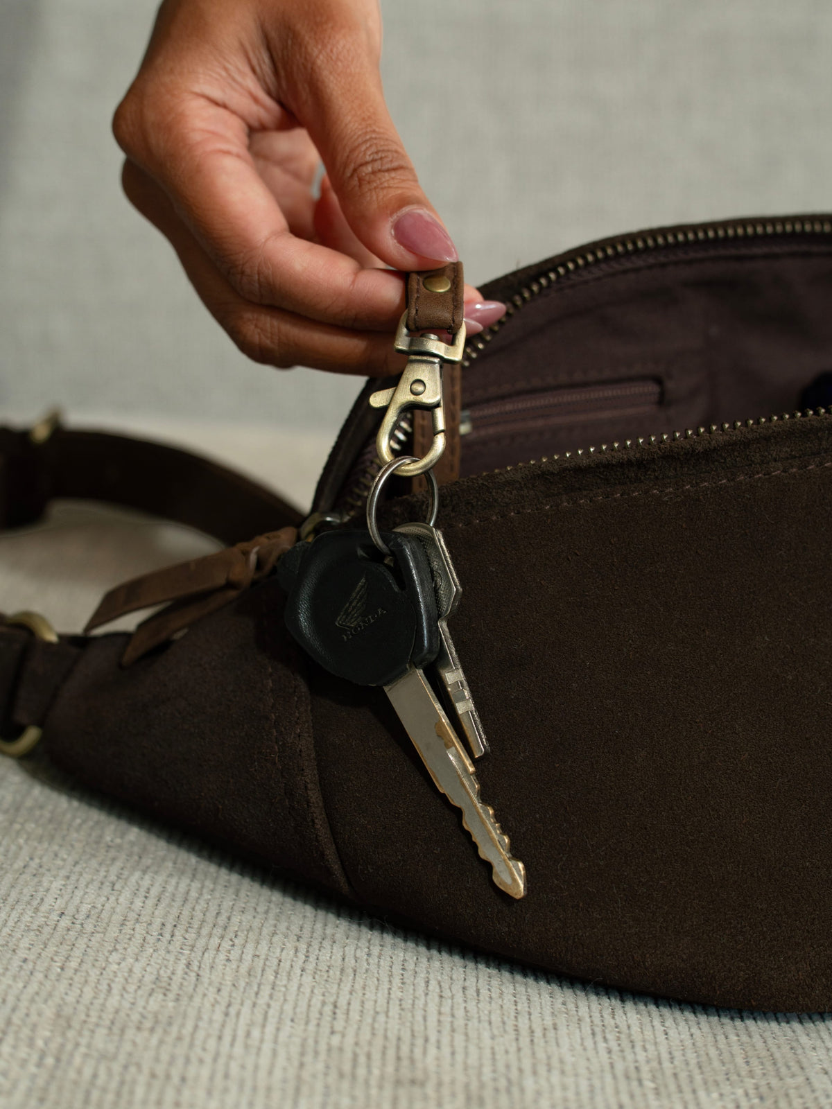 Mandrn Atlas - Espresso Suede Fanny Pack