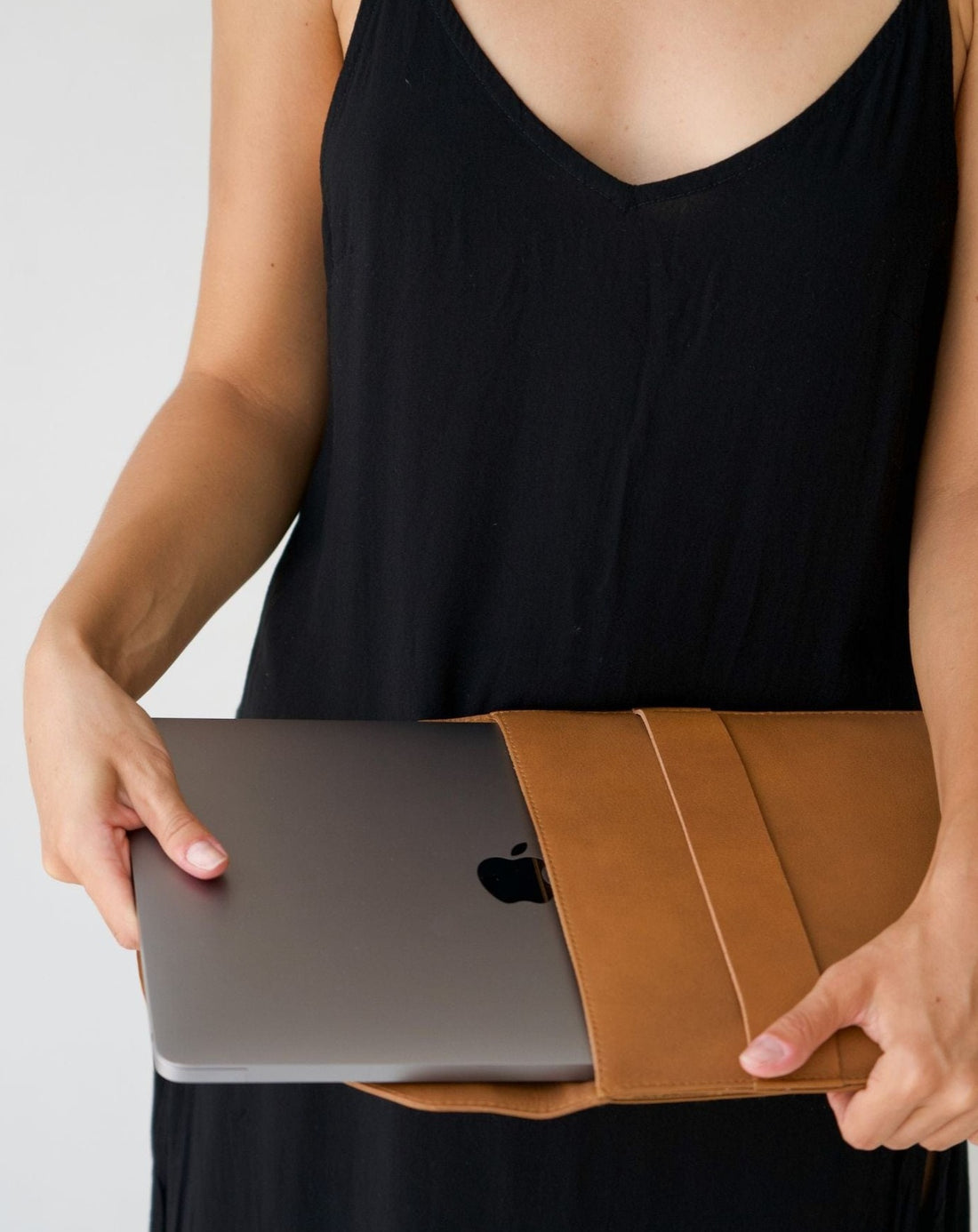 Mandrn Casey Sleeve - Tan Laptop Case