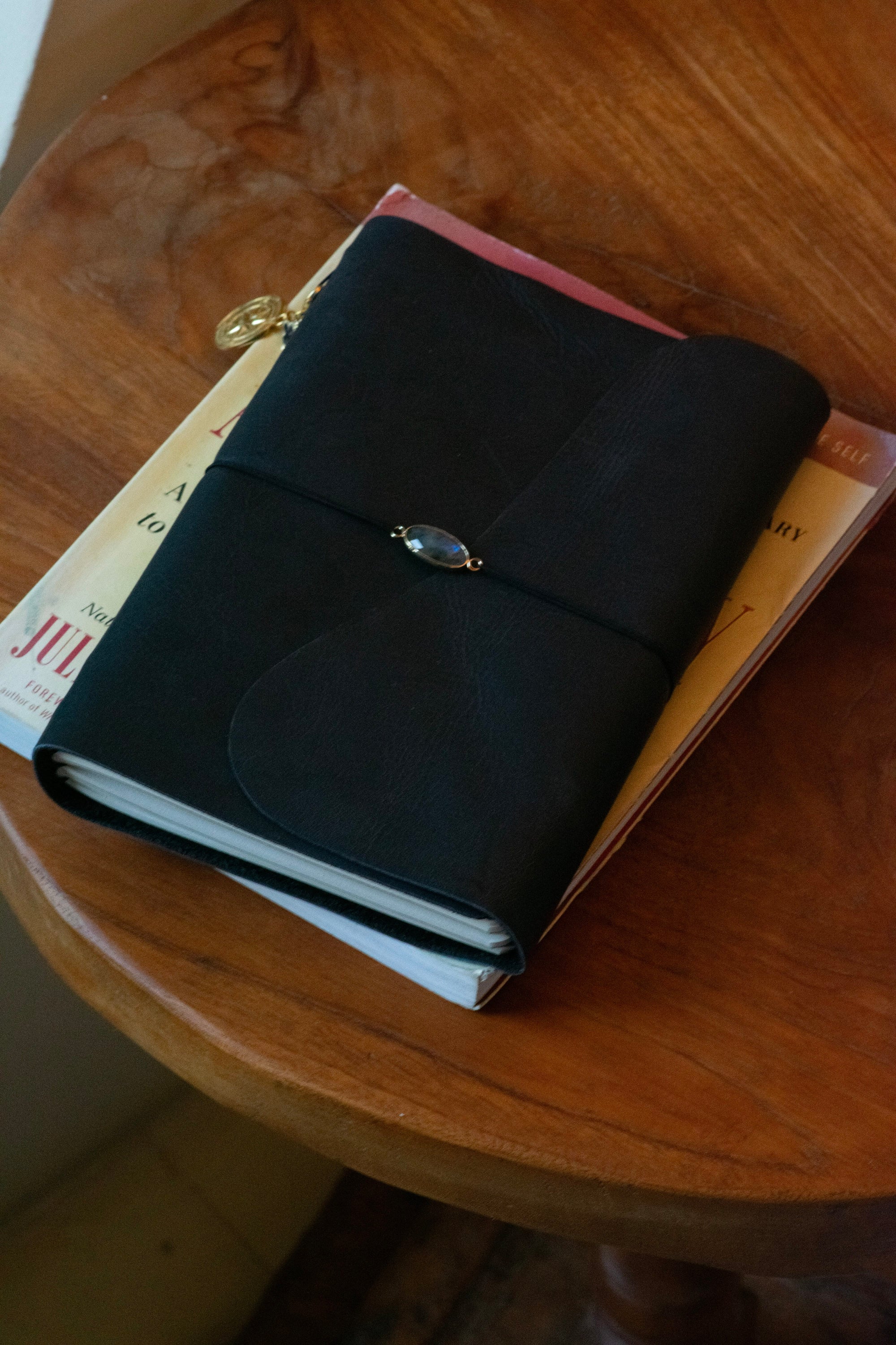 Mandrn Cove Journal – Saddle Black Journal