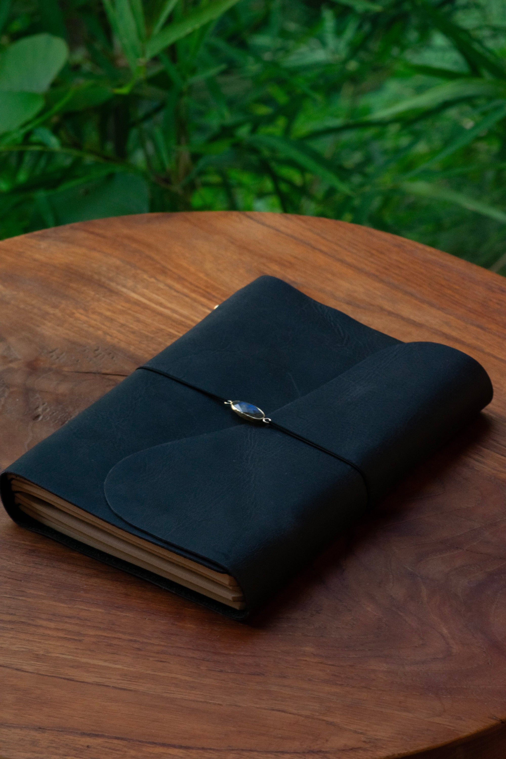 Mandrn Cove Journal – Saddle Black Journal