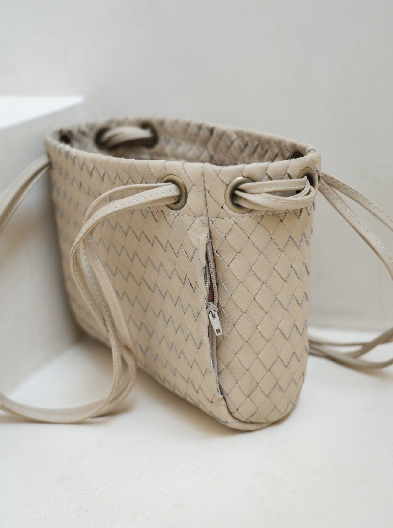 Mandrn Lou Woven - Bone Bag