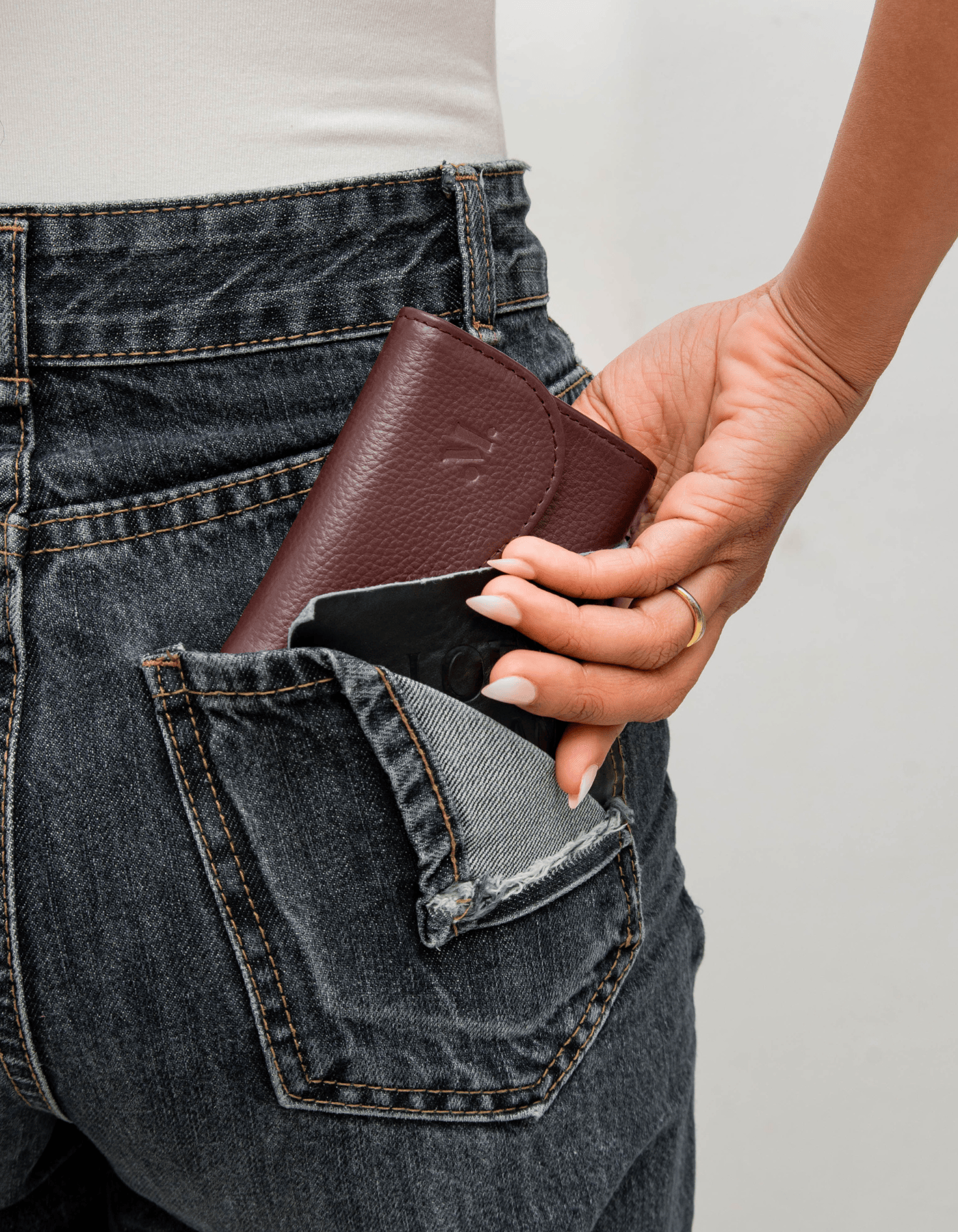 Mandrn Noa Wallet - Burgundy Wallets & Money Clips