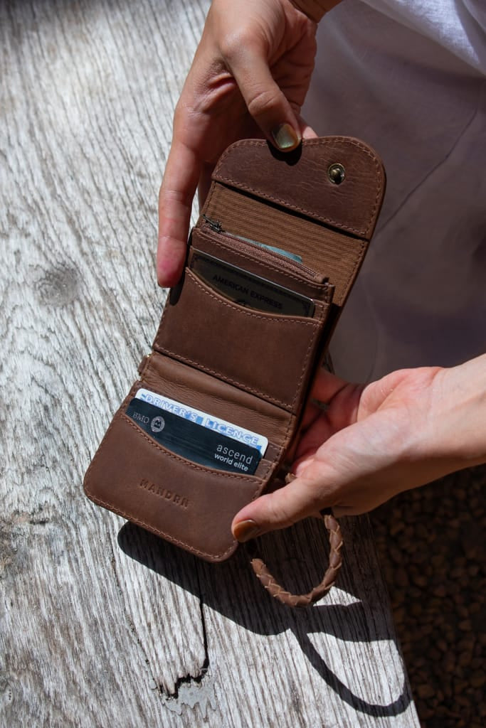 MANDRN Noa Wallet - Saddle Dark Wallets & Money Clips