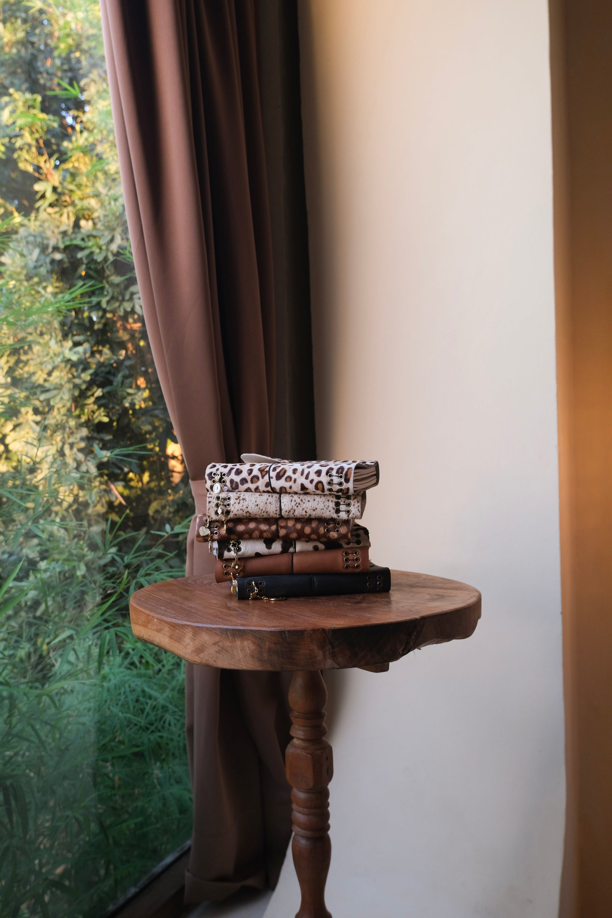 Mandrn [PRE-ORDER] Cove Journal – Cowhide Journal