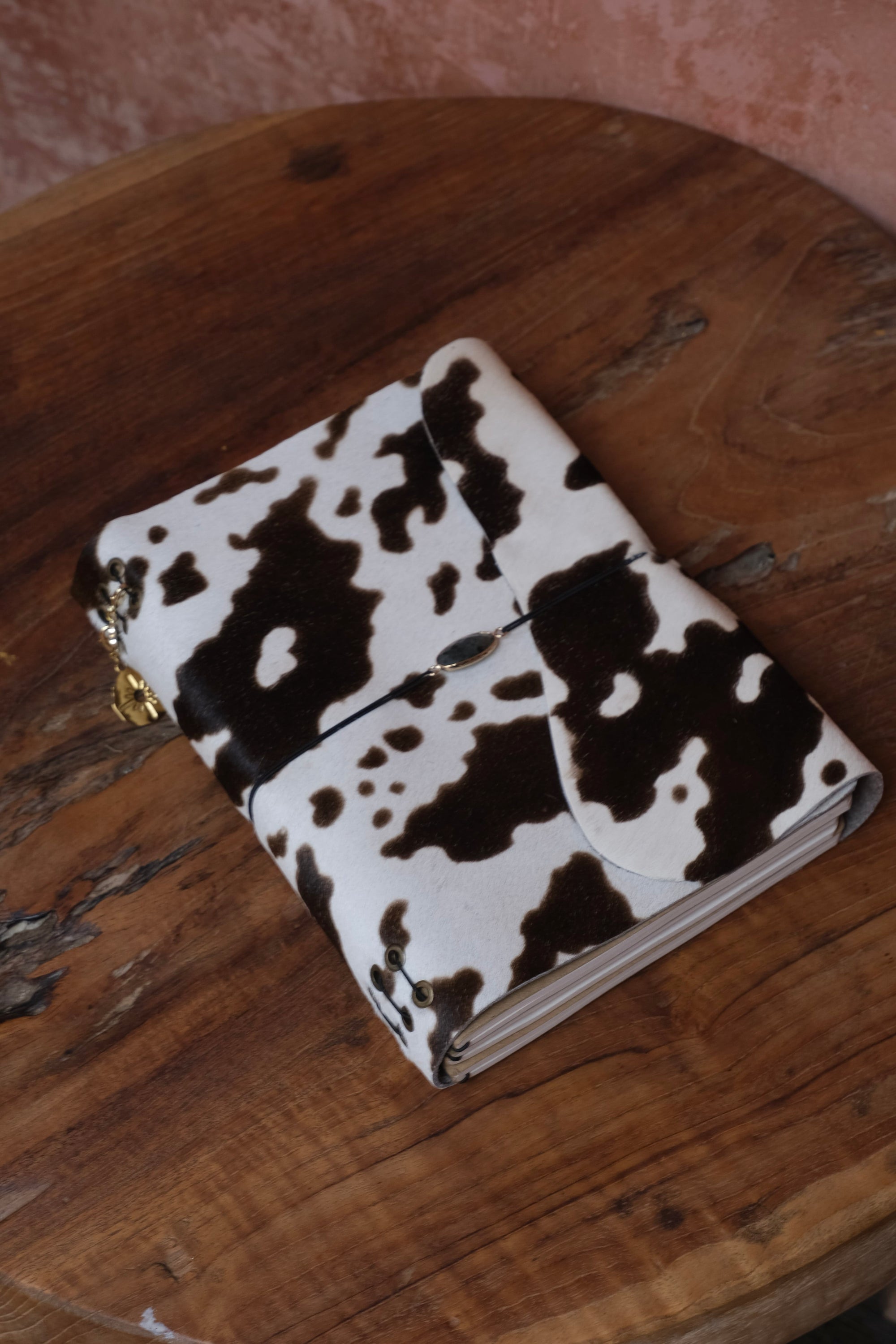 Mandrn [PRE-ORDER] Cove Journal – Cowhide Journal