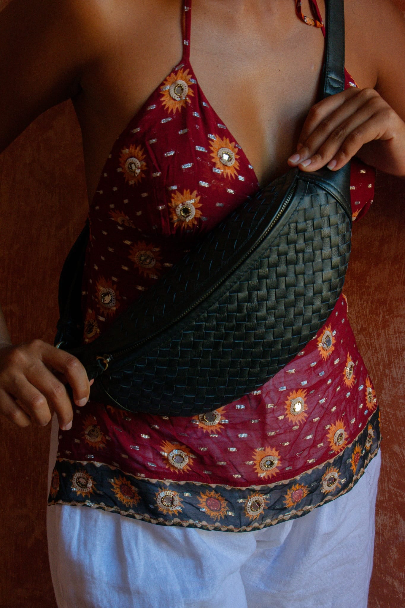 Mandrn [PRE-ORDER] Woven Atlas - Black Crossbody Bag
