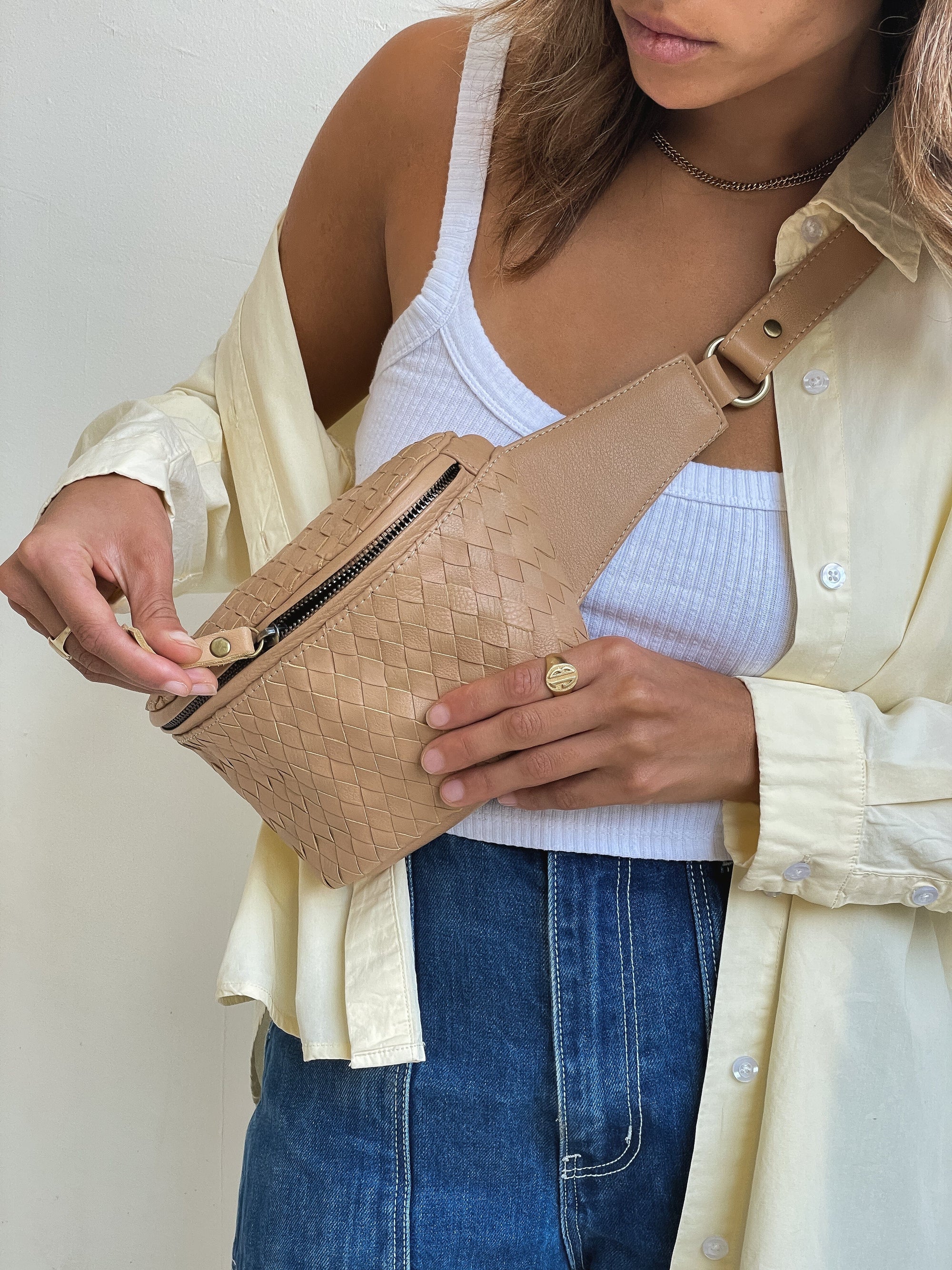 Mandrn Remy Woven - Sand Fanny Pack