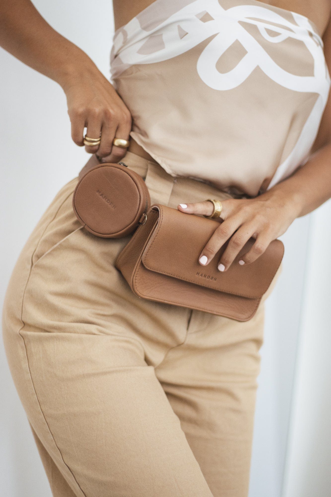 Rover Circle Pouch Tan