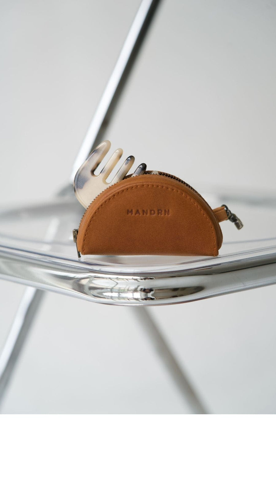 MANDRN | The Rover- Tan Leather Circle Pouch