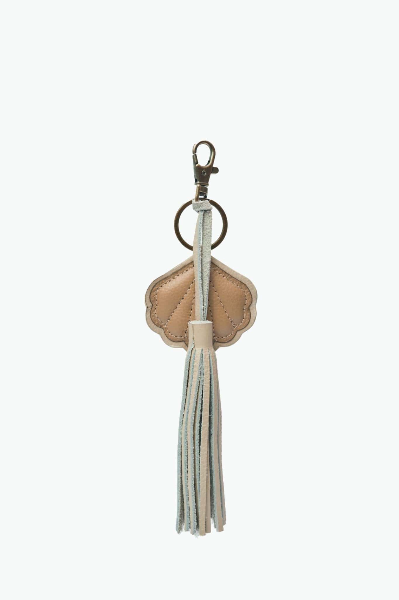 Mandrn Sea Shell & Tassel Keychain