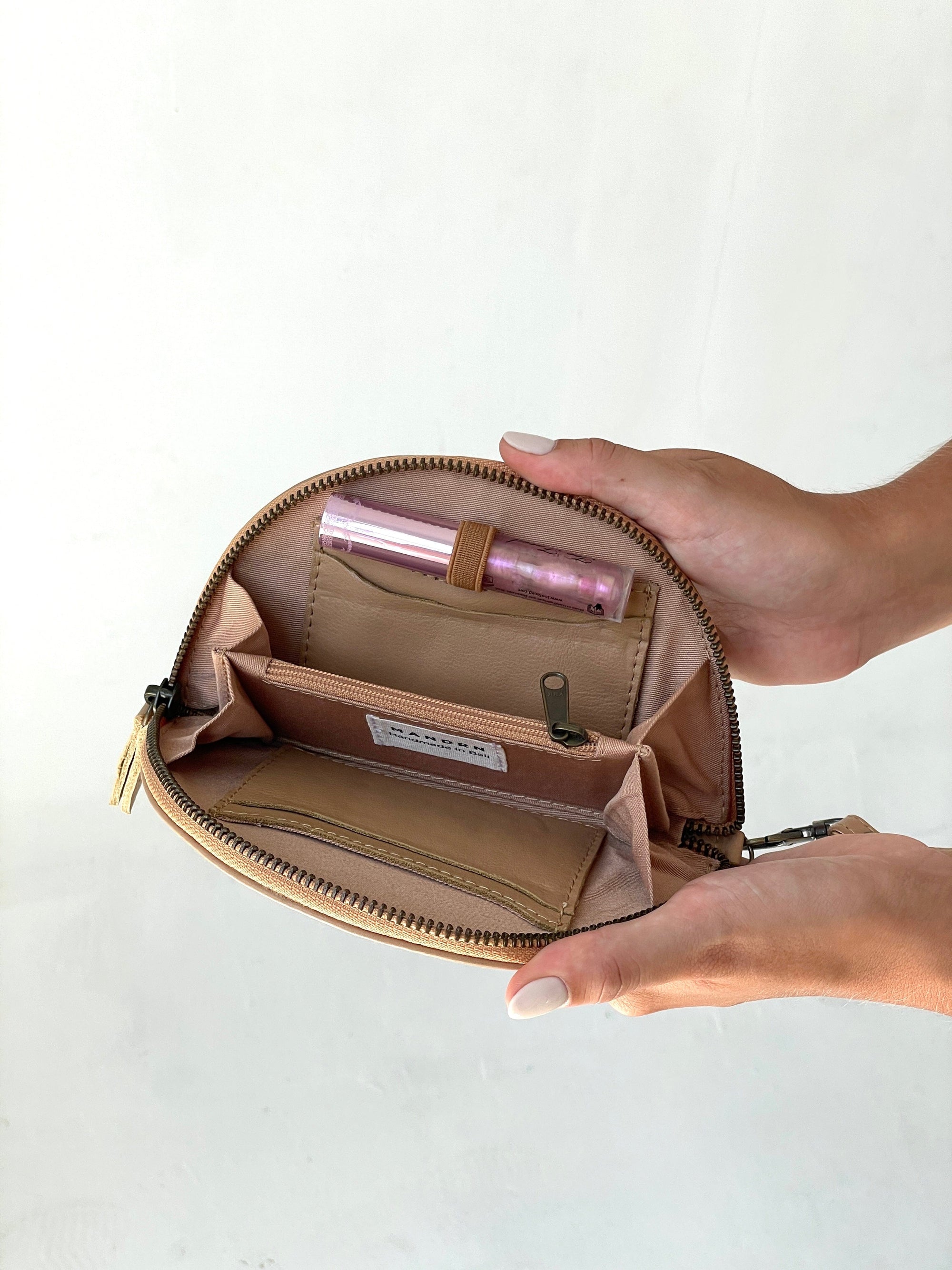 Mandrn Wedge Wallet - Sand Wallets & Money Clips