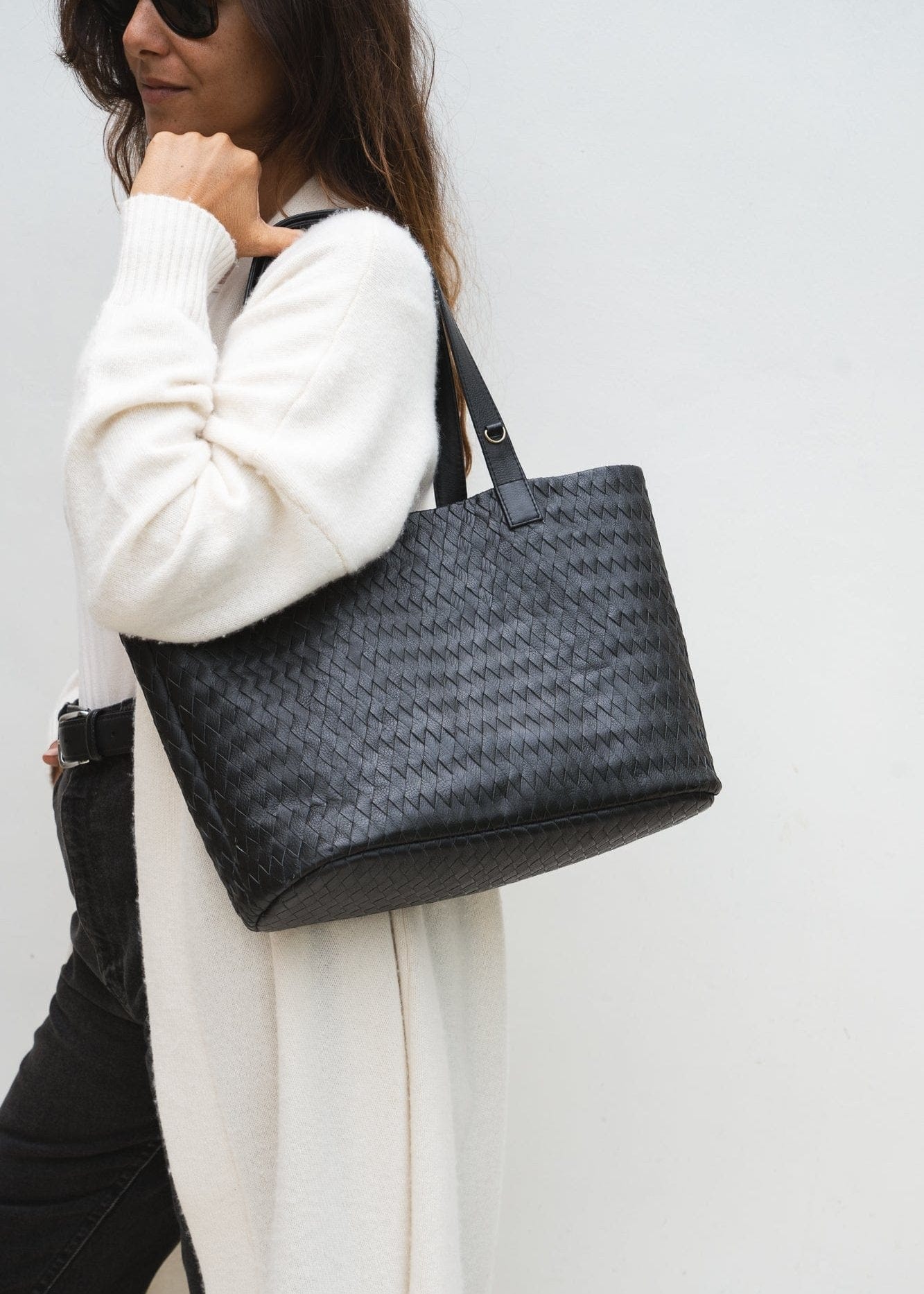 Mandrn Woven Andie Tote - Black tote