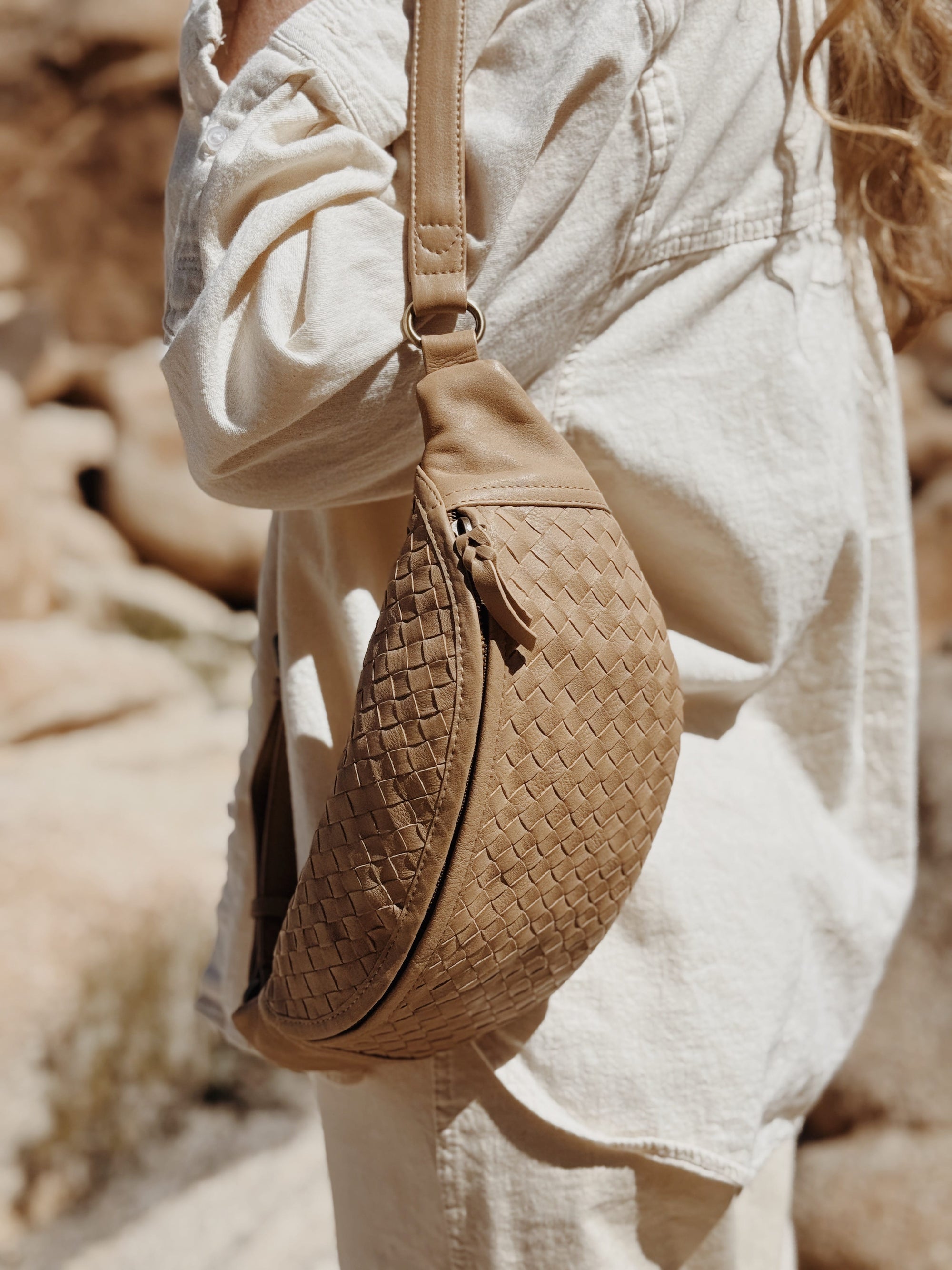 Mandrn Woven Atlas - Sand Crossbody Bag