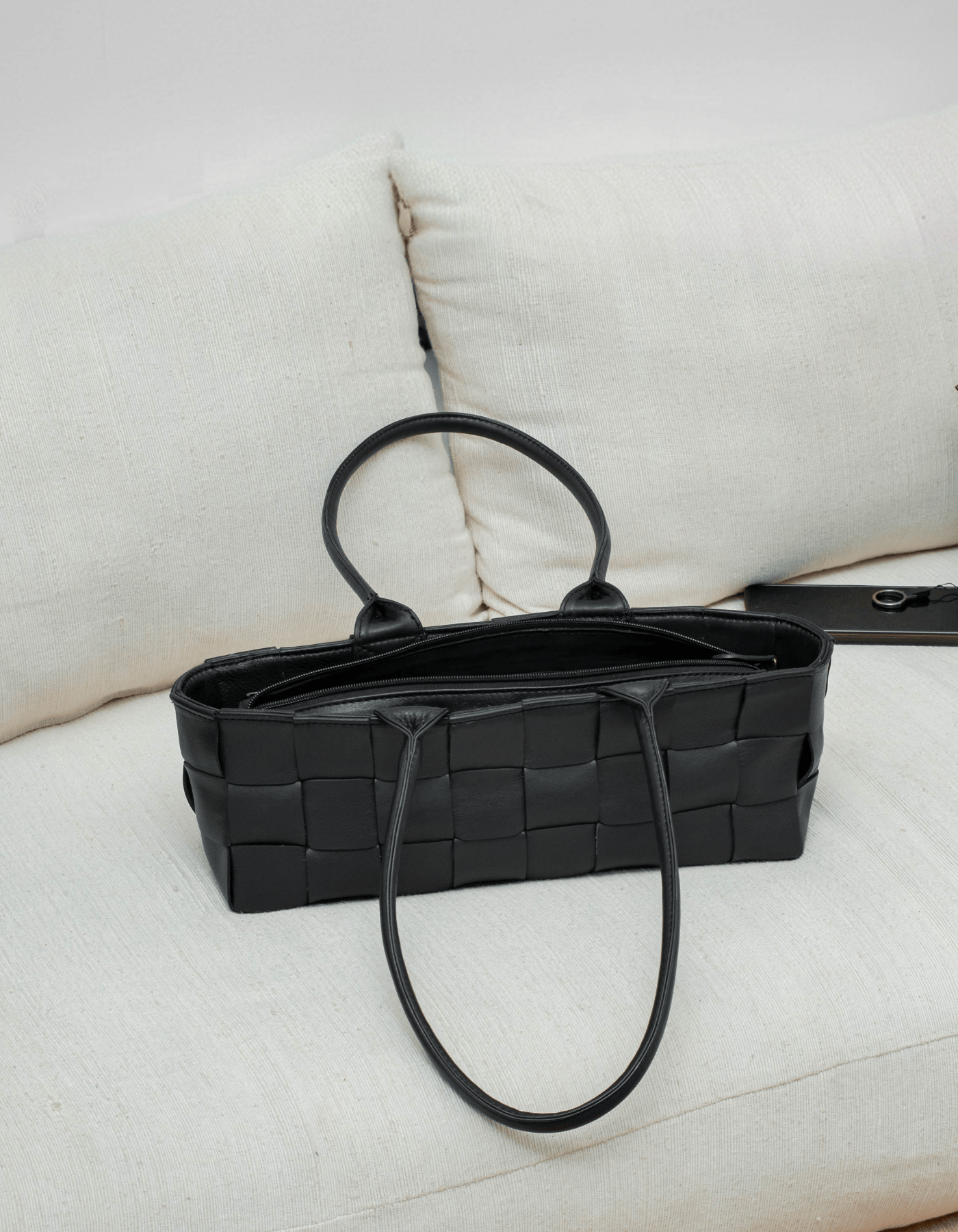 Mandrn Woven Rosalie - Black Purse