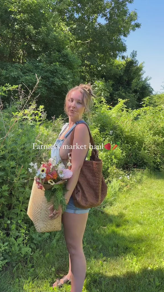 The Evra is the perfect bag for every moment 🧡 #wearyourfreedom #summervibes 